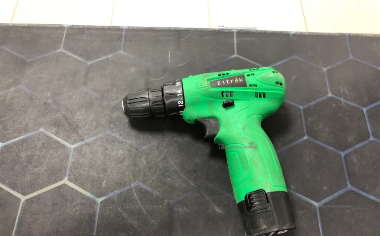 Шуруповерт Zitrek Green 12