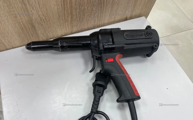 Заклепочник TAC700A