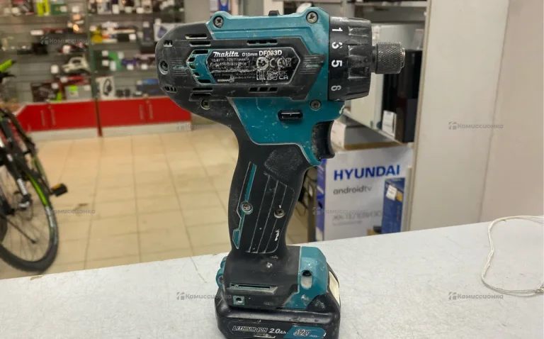 Аккумуляторный шуруповерт Makita DF033D