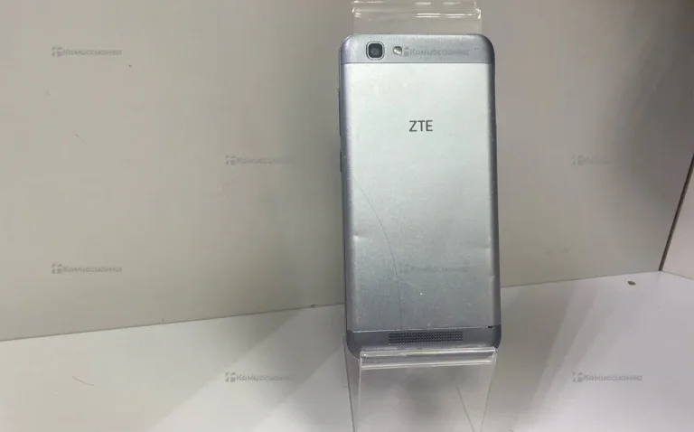 ZTE Blade A610 2/16 ГБ
