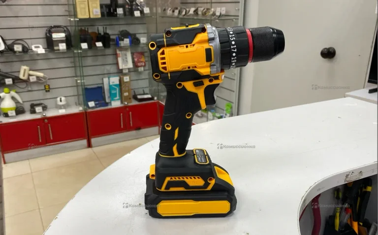 Шуруповерт Dewalt б/щ