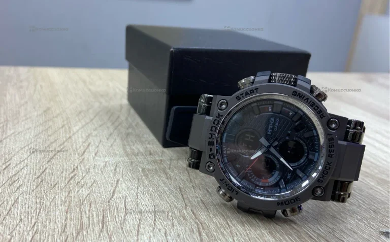 Часы  MT-G CASIO