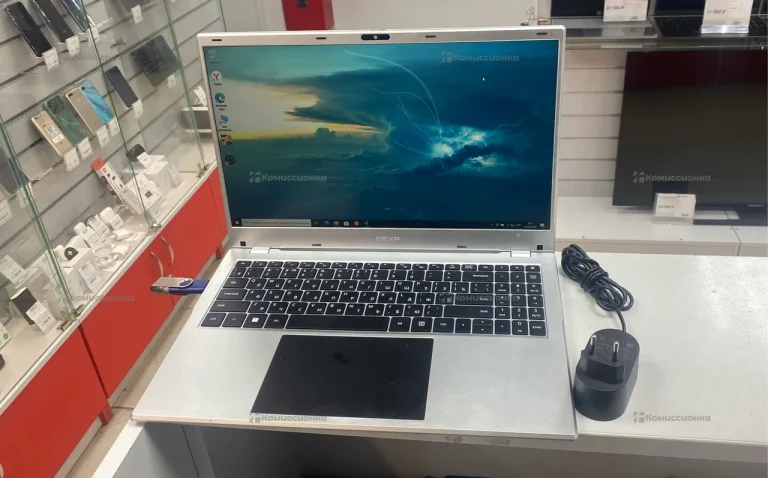 Ноутбук  dexp aquilon
