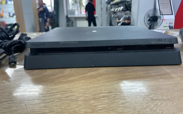 Приставка PS4. Slim 500Gb