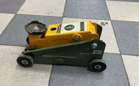 Купить Домкрат гидравлический Дело Техники 2Т б/у , в Краснодар Цена:1490рублей