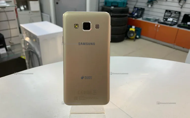 Samsung Galaxy A3 1/16 ГБ