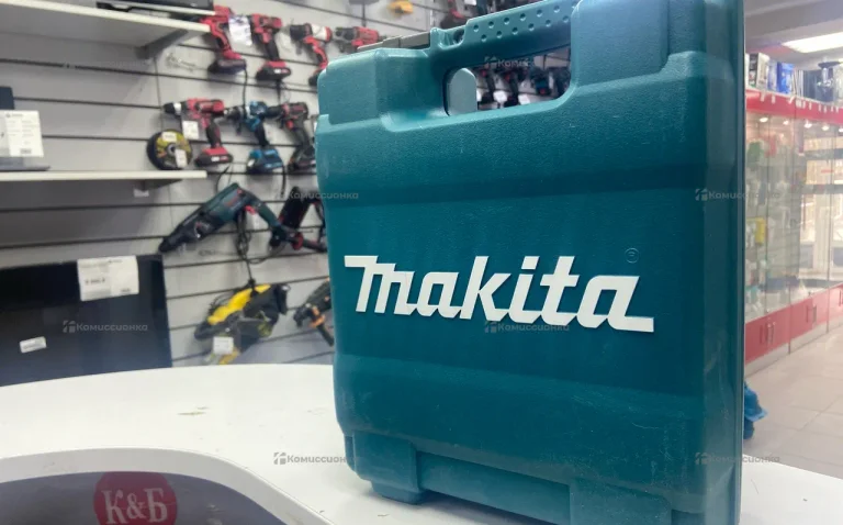 шуруповерт Makita df488d
