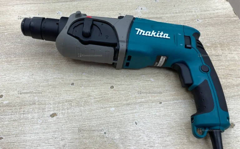 Перфоратор Makita HR2470F