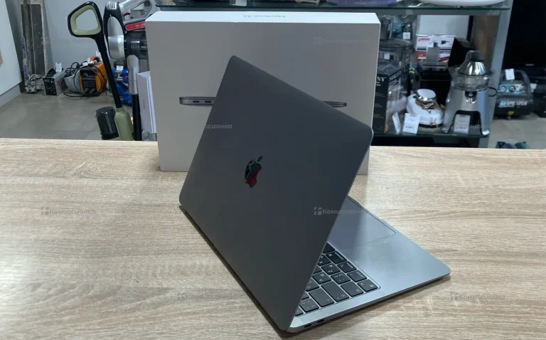 Ноутбук  MacBook Air m1 8/256