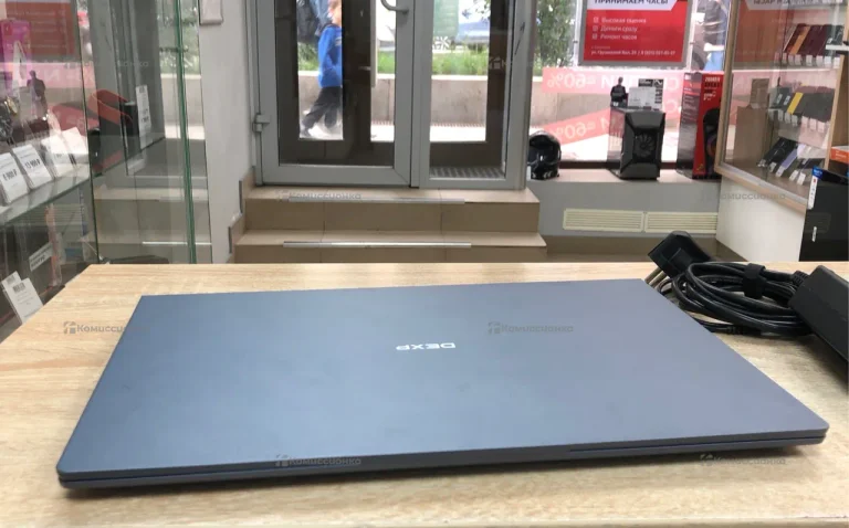 Ноутбук  Dexp Atlas M15
