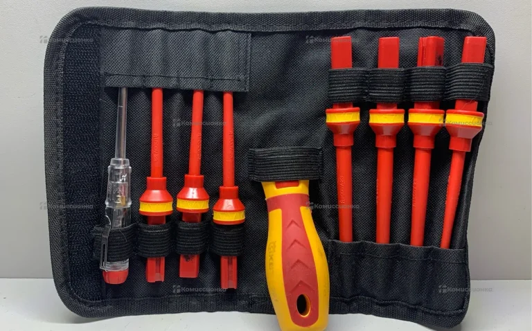 отвертка и тестер