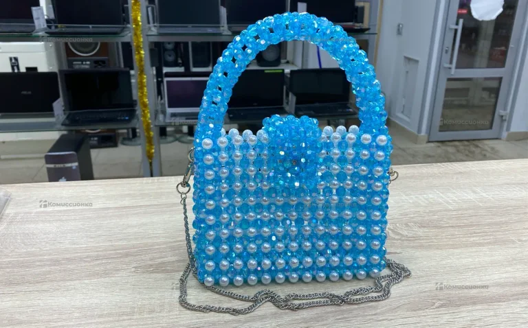 Сумка женская из бусин голубой жемчуг