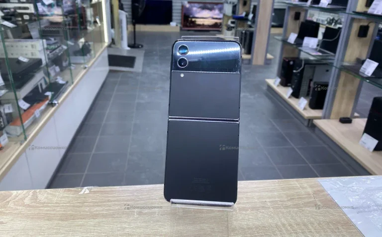 Samsung Galaxy Z Flip4 8/128 ГБ