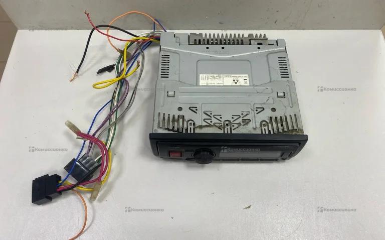 Автомагнитола Alpine UTE-72BT