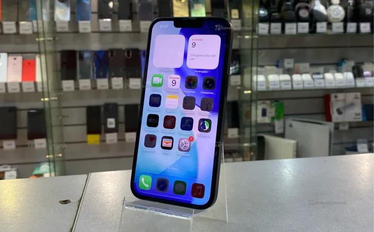 Apple iPhone 16e 8/128 ГБ