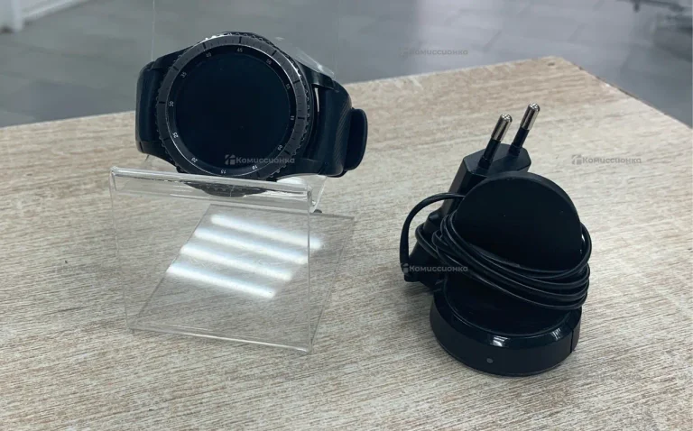 Часы  Samsung Gear s3