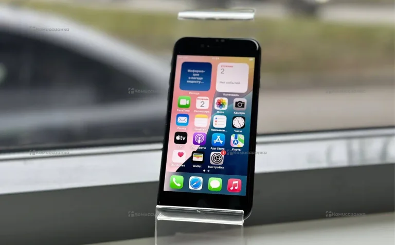 Apple iPhone SE (2020) 3/64 ГБ