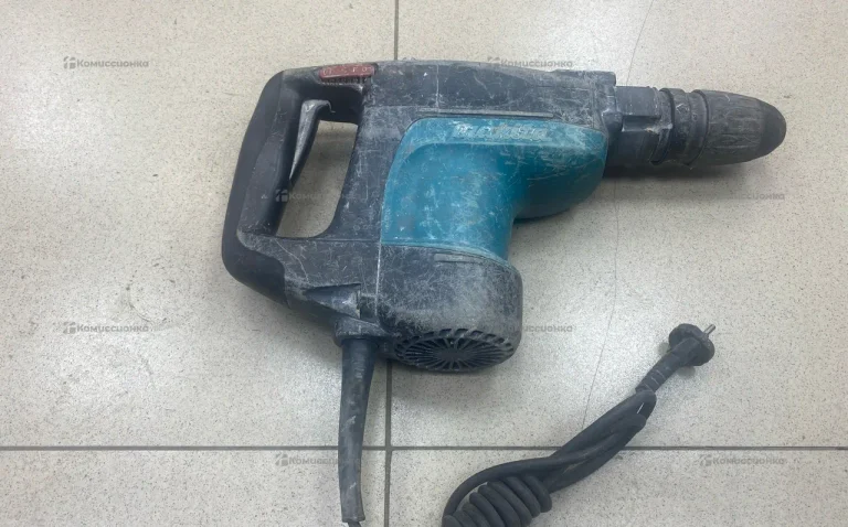 Перфоратор makita HR4001C
