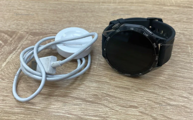 Часы  Huawei watch 4