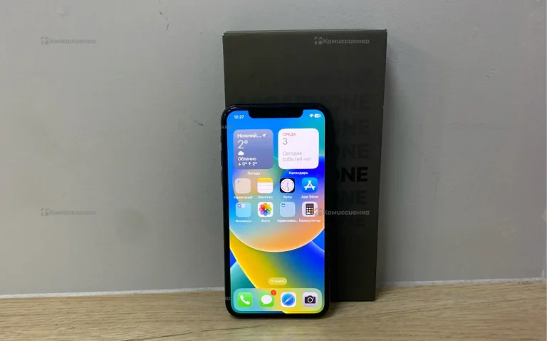 Apple iPhone X 3/64 ГБ