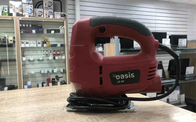 Электроный лобзик OASIS le60