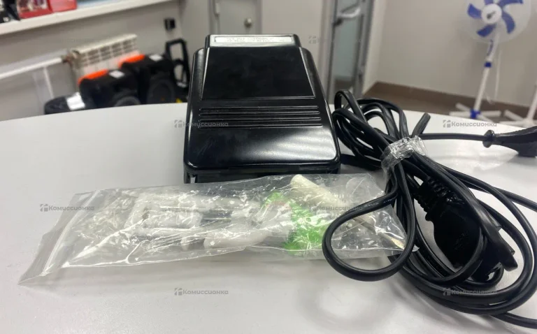 Швейная машина  janome