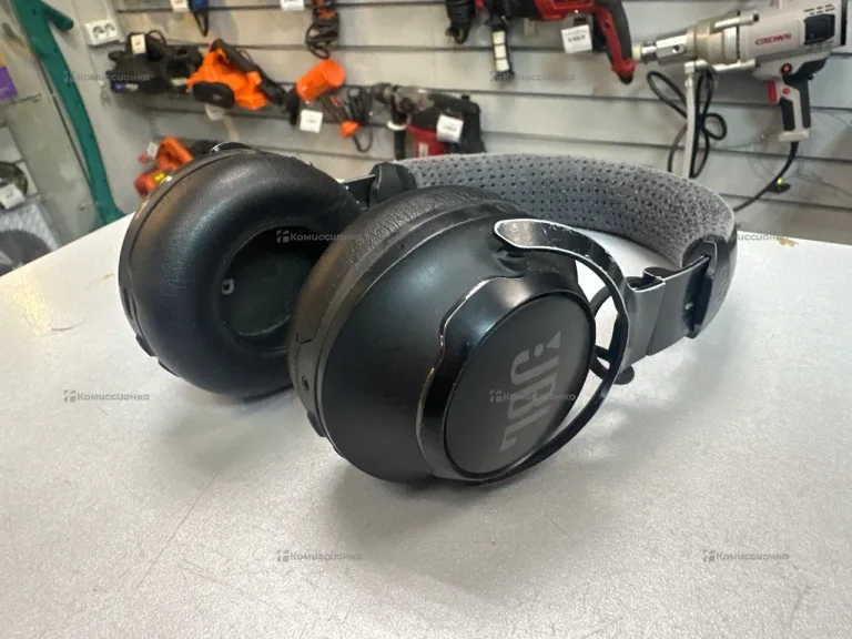 Наушники  JBL club 700