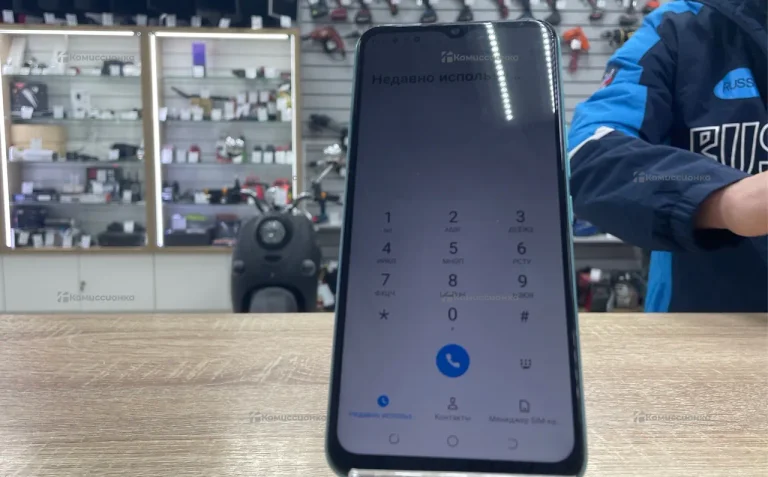 Tecno Spark 8C 4/64 ГБ