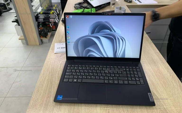 Ноутбук  Lenovo V15 G3