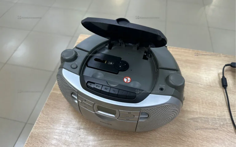 Музыкальный центр  Philips AZ1047