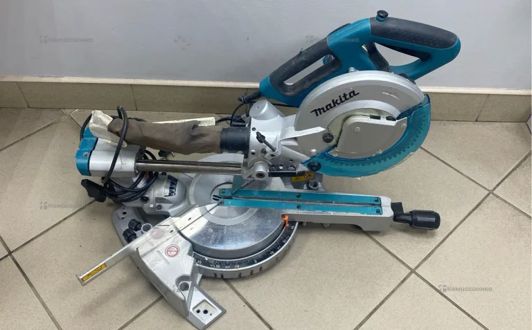 Торцовочная пила makita LS0815FL