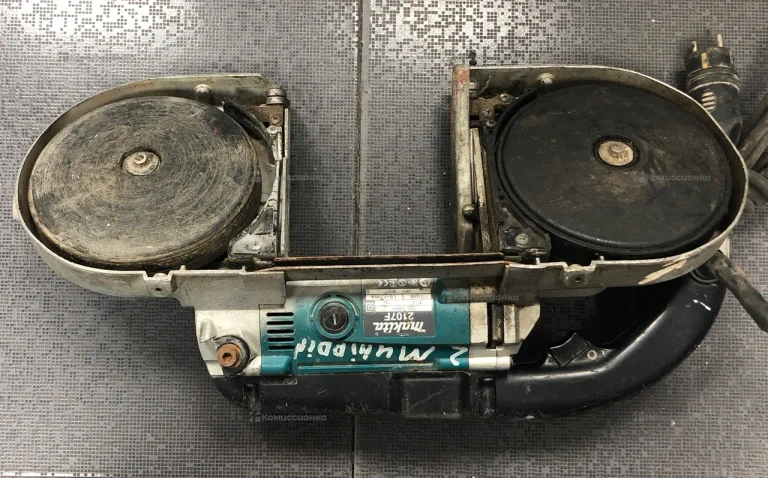Ленточная пила Makita 2107F.