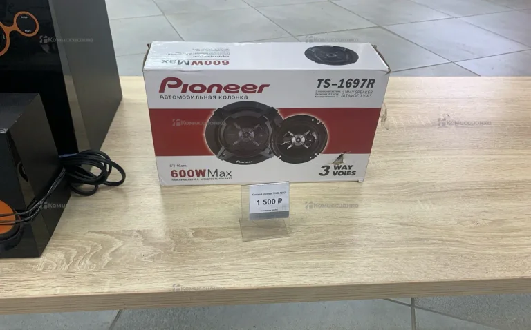 Колонка  pioneer TWS-1697r
