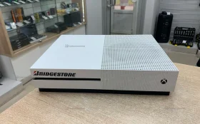 Купить Приставка Xbox One S 500 ГБ б/у , в Москва и область Цена:8900рублей