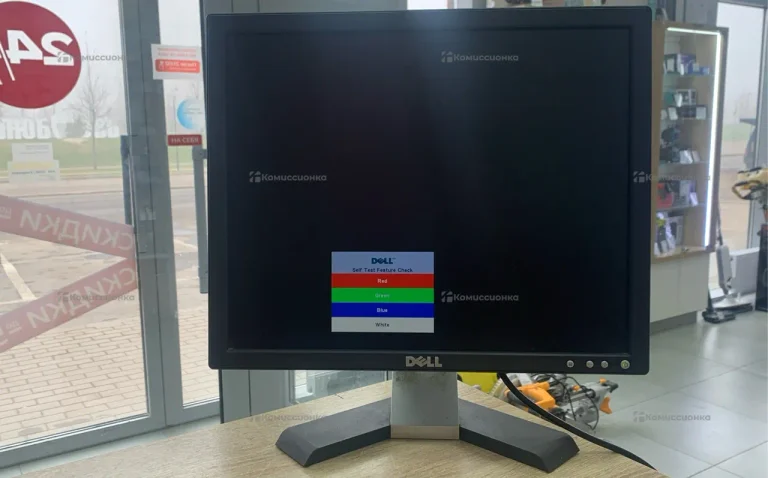Монитор Dell монитор под разьем D-SUB