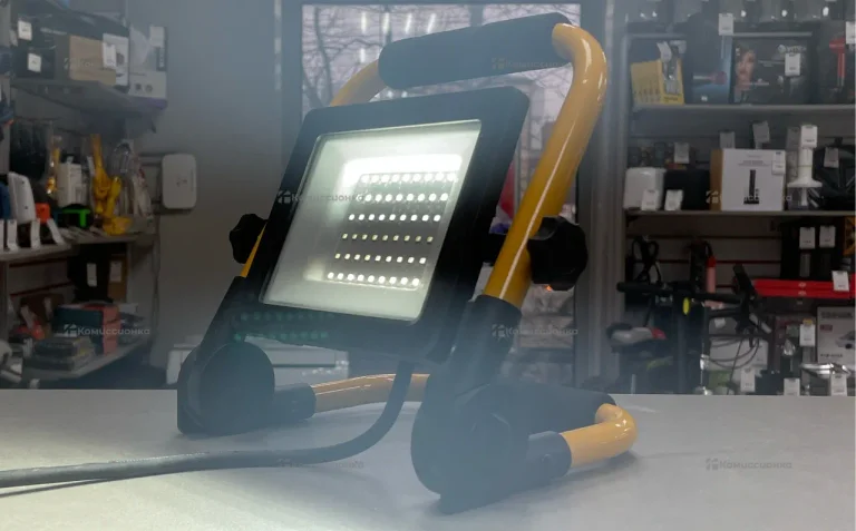 Светодиодный переносной прожектор FERON LL-515 70W