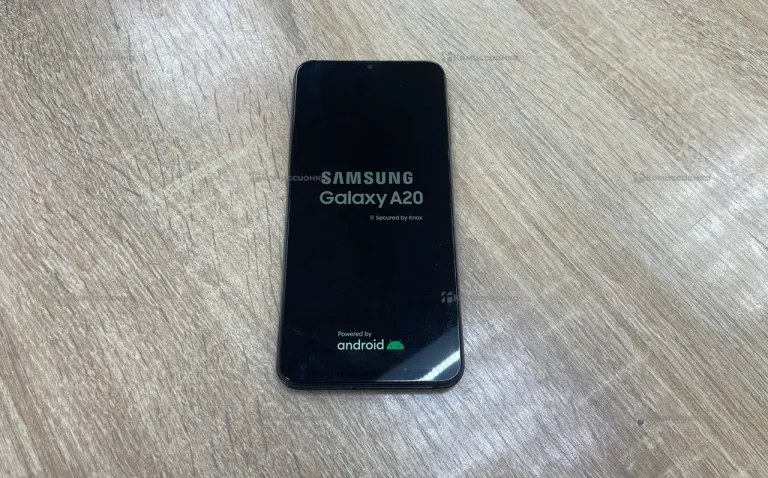 Samsung Galaxy A20 3/32 ГБ