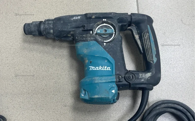 Перфоратор Makita HR3011FCJ