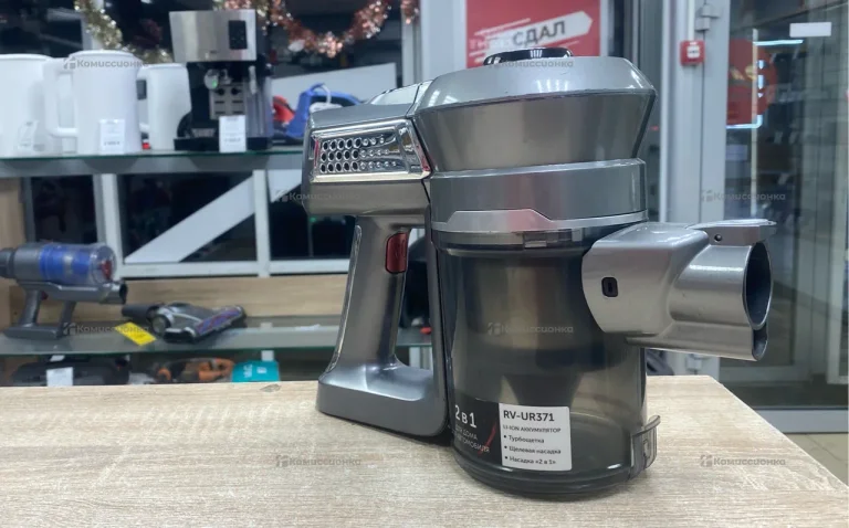 Беспроводной вертикальный пылесос REDMONDRV-UR381