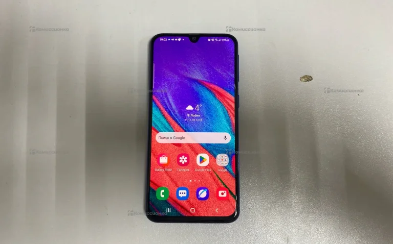 Samsung Galaxy A40 4/64 ГБ