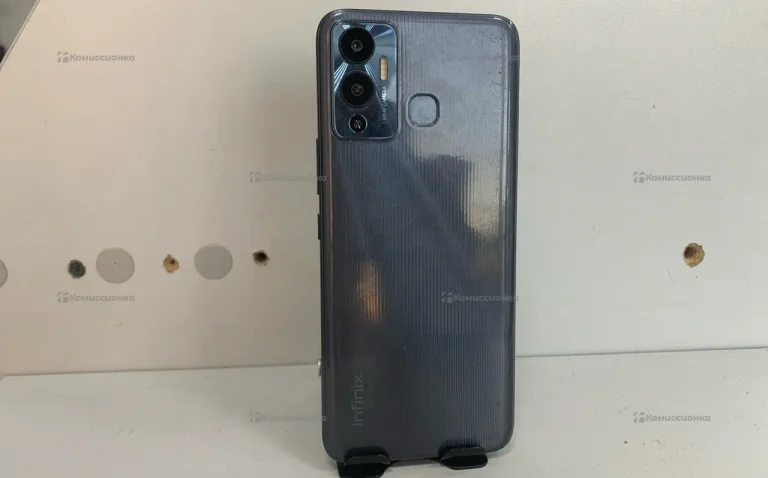 Infinix Hot 12 Play NFC 4/64 ГБ