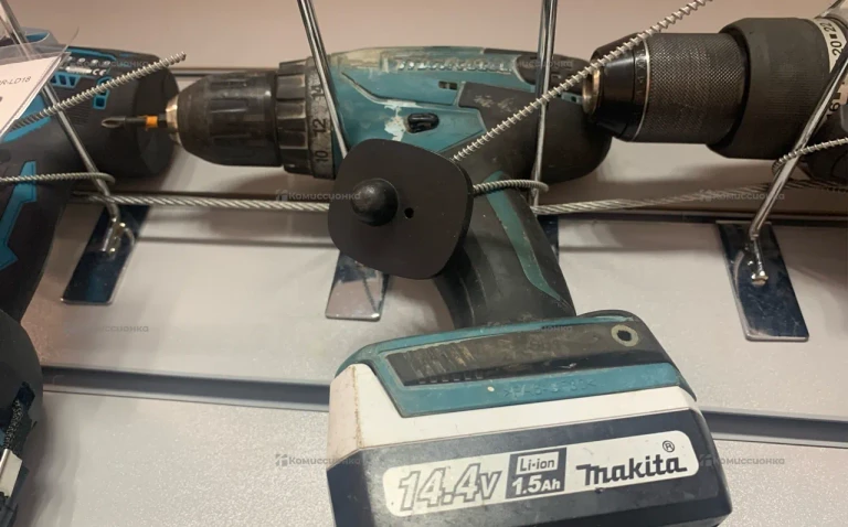 Аккумуляторная дрель-шуруповерт Makita DF347D