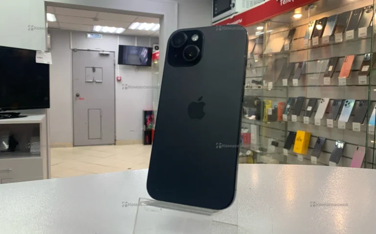 Apple iPhone 15 6/128 ГБ