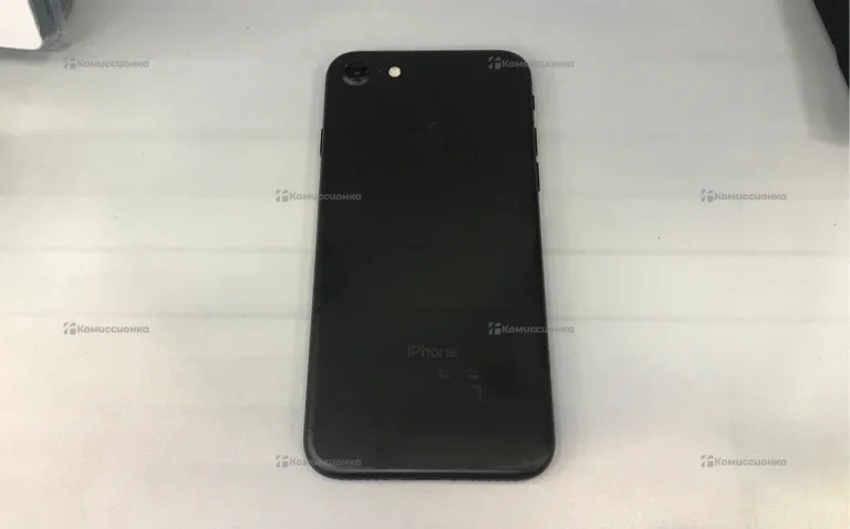 Apple iPhone 7 2/32 ГБ