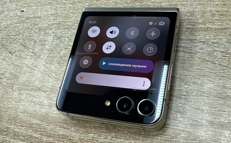 Samsung Galaxy Z Flip5 8/256 ГБ