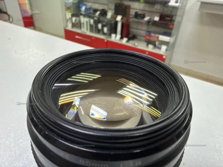 Объектив CAMON 85mm 1.1.8