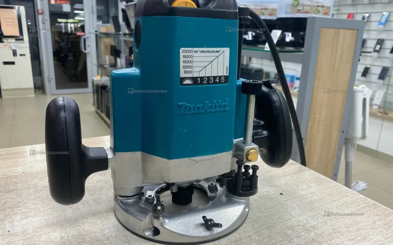 Фрезер makita 3612C