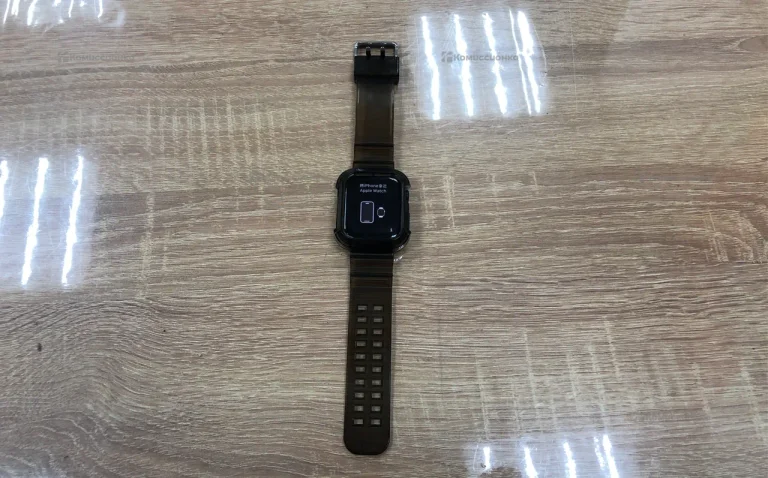 Часы  Apple Watch Series 8 45mm