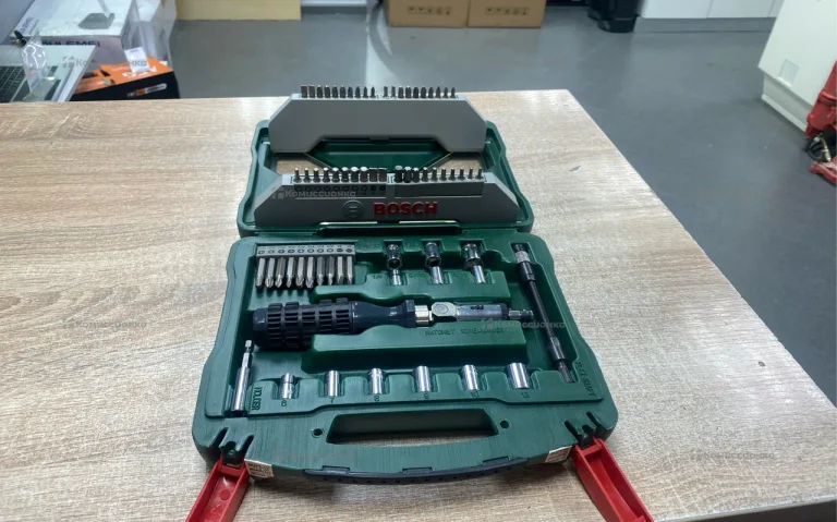 Набор бит+отвертка Bosch 65 предметов