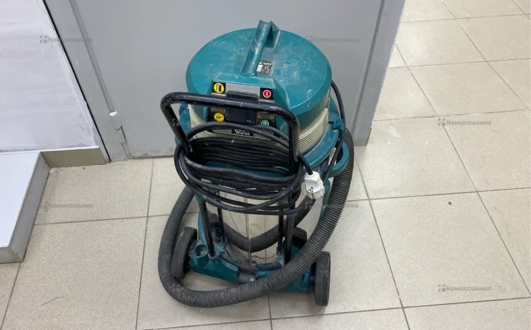 Пылесос  Makita 445X